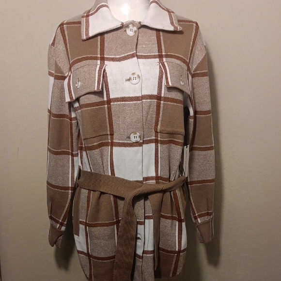 cupcakes & cashmere Jackets & Blazers - NWT! Cupcakes & Cashmere Tan and White Plaid Coat